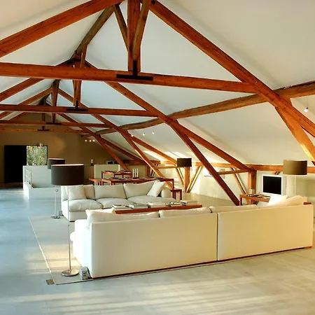 Sleeps 16 Pool Wifi
